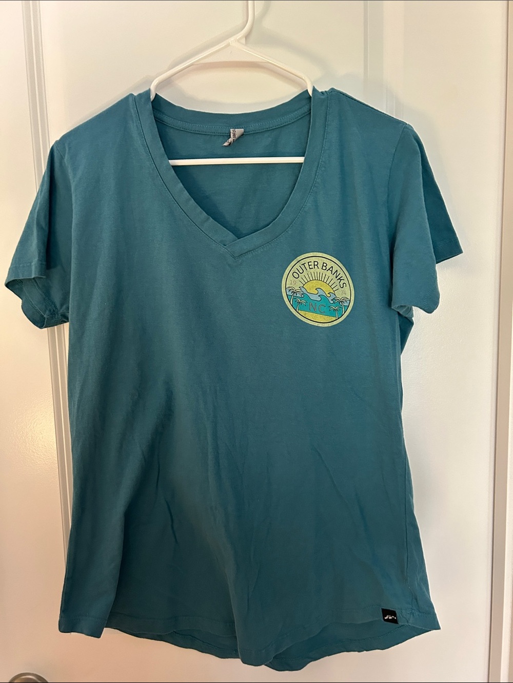 Outer Banks Teal V-Neck Graphic Tee size xL